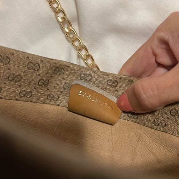 Vintage 1970s Gucci Clutch with Unbranded Converter Chain & Original Box - Picture 12 of 13